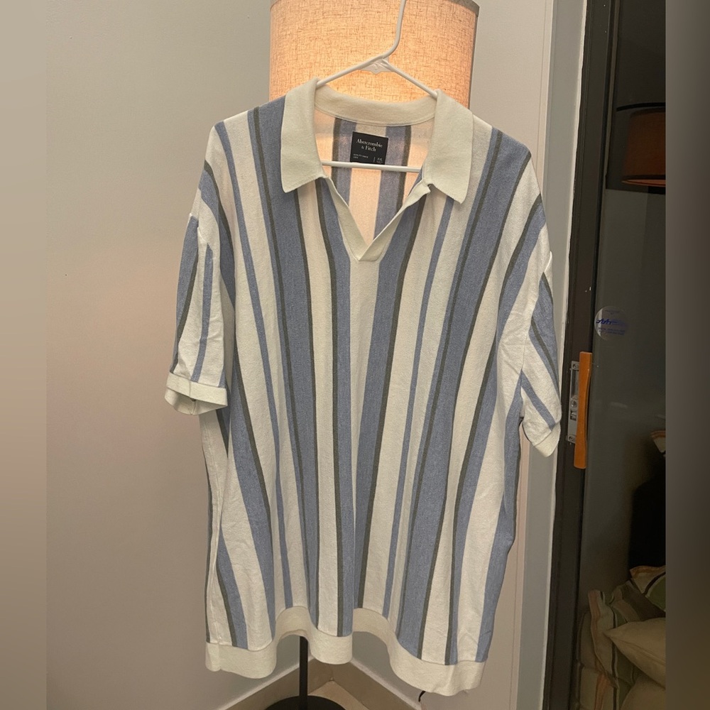 Abercrombie and Fitch short sleeve polo collar shirt Size XXL would fit XL too!